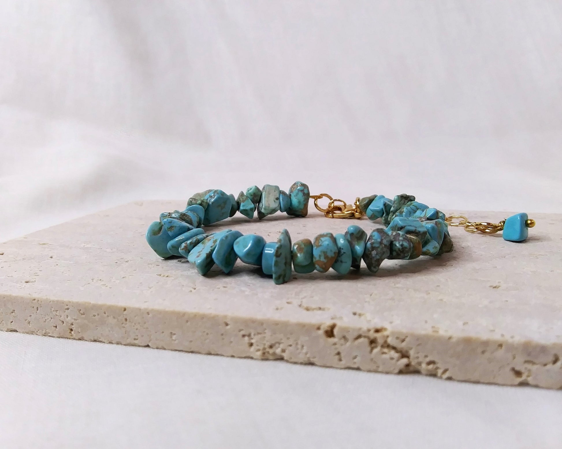 Chip Gemstone Beaded Bracelet in plated silver or gold