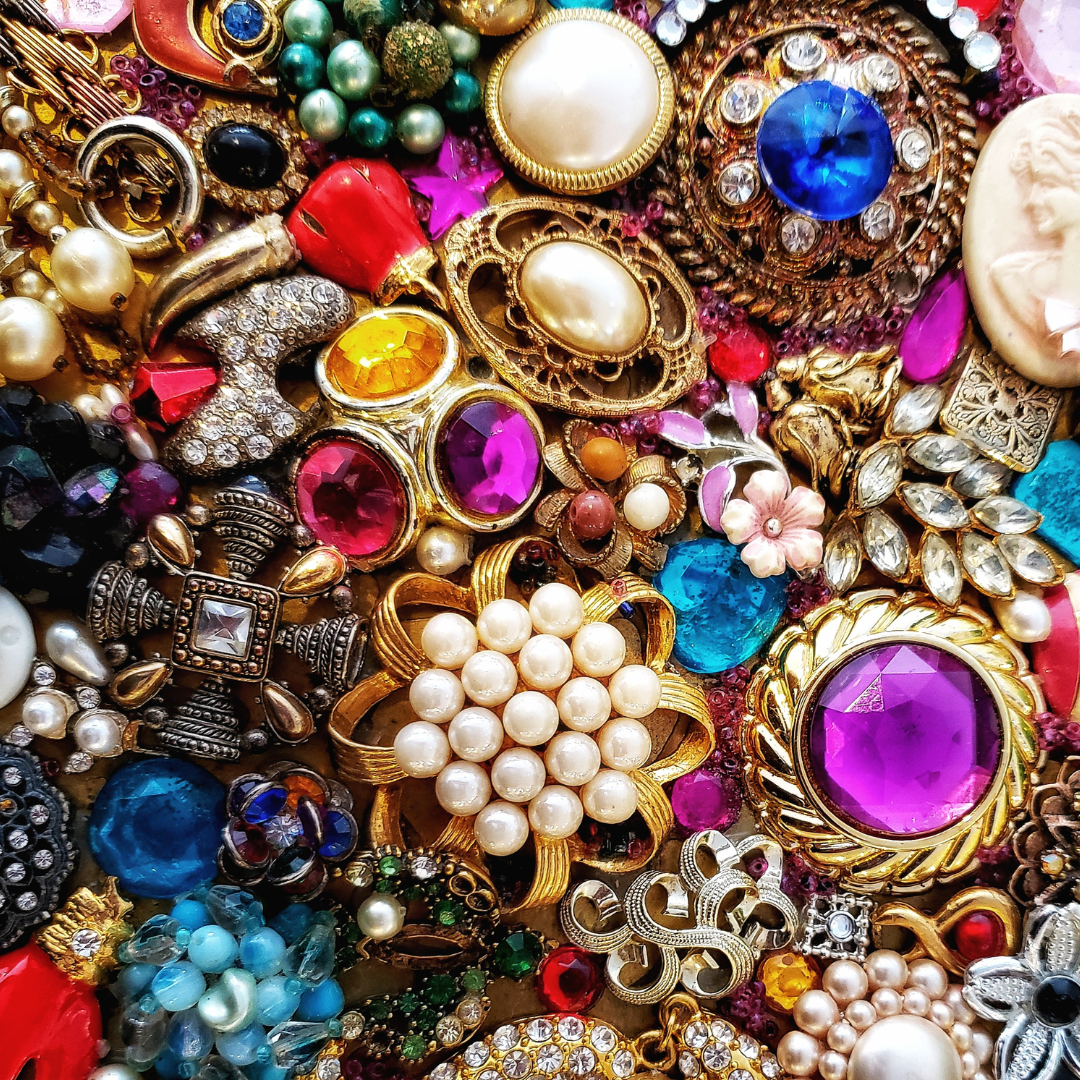 Why Vintage Jewelry Is Making a Comeback: The Return of Timeless Glamour in 2026