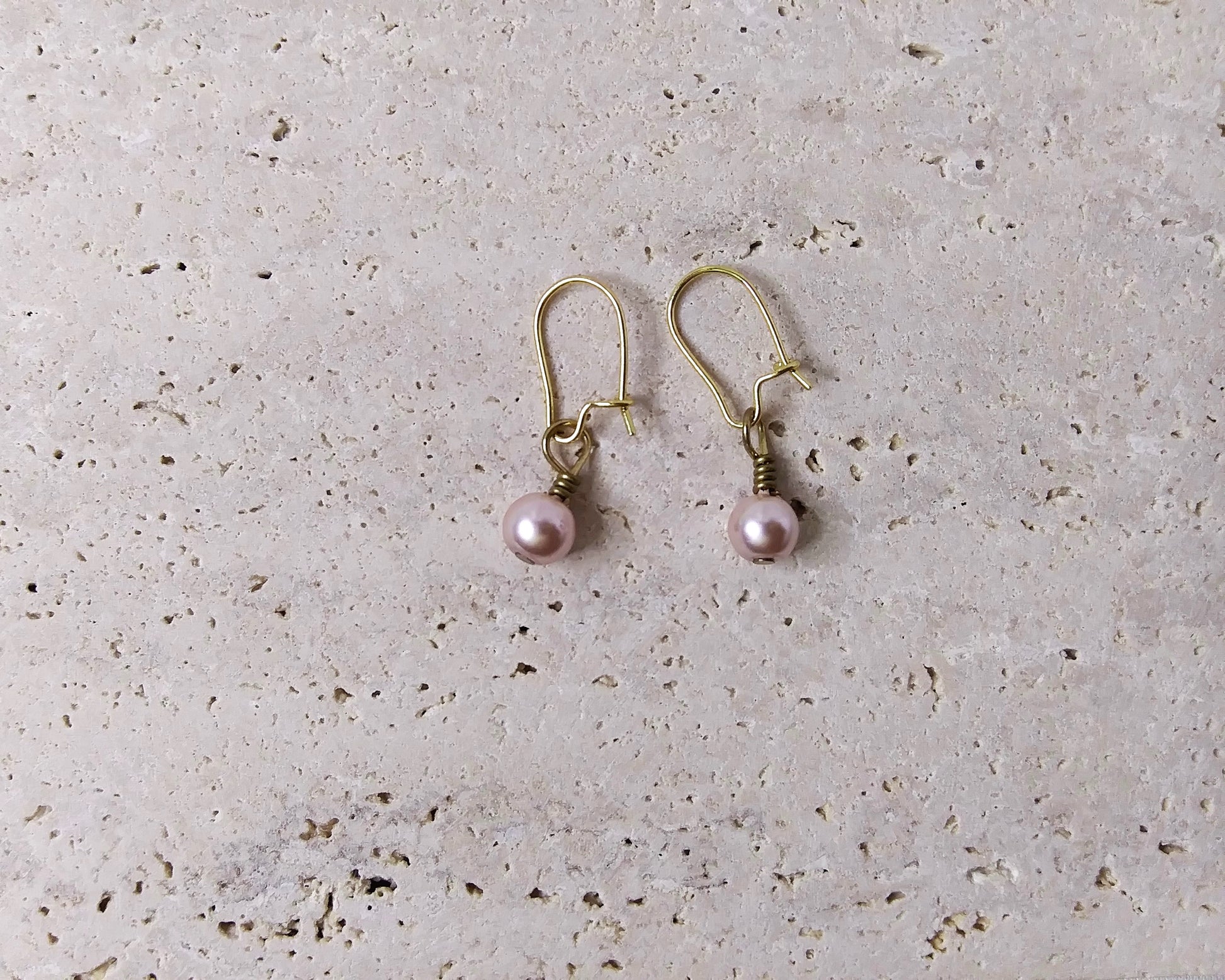 Small Glass pearl bead earrings